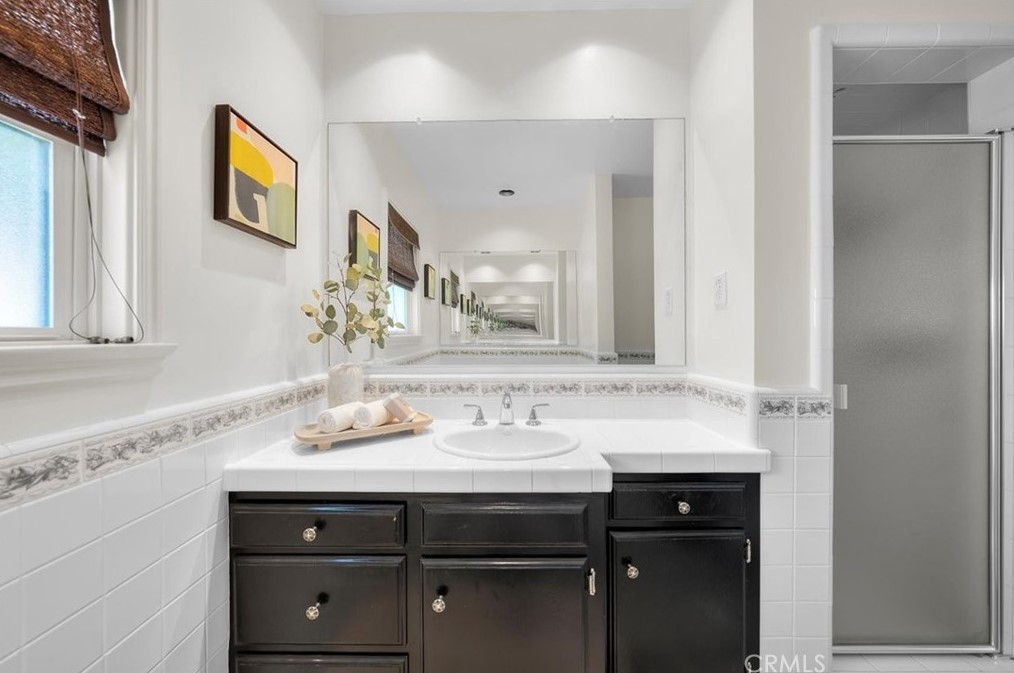 3929 Falcon Ave, Long Beach CA 90805-3648 exterior