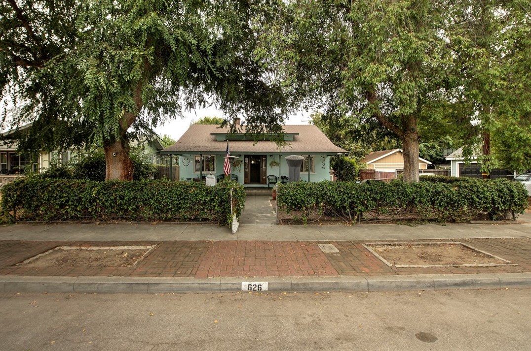 626 Columbia Ave, Pomona CA  91767-4030 exterior