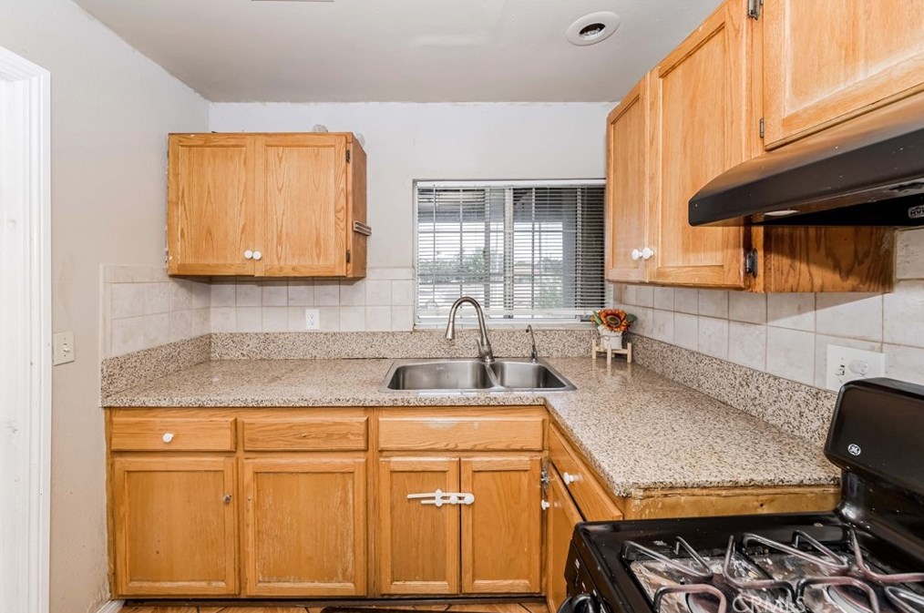 2020 Sultana Ave, Ontario CA  91761-5329 exterior