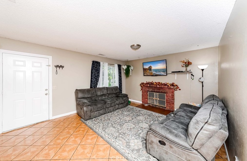 2020 Sultana Ave, Ontario CA  91761-5329 exterior