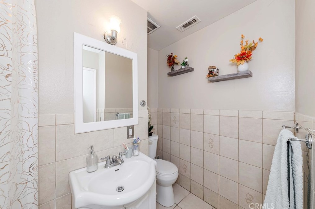 2020 Sultana Ave, Ontario CA  91761-5329 exterior