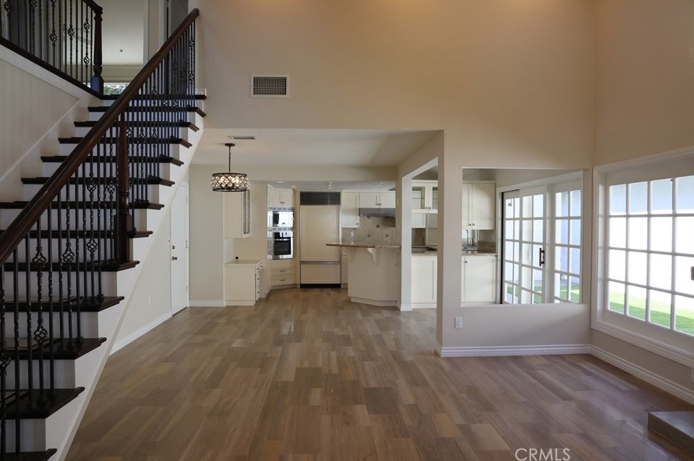 2023 West Wind, Santa Ana CA 92704-7145 exterior