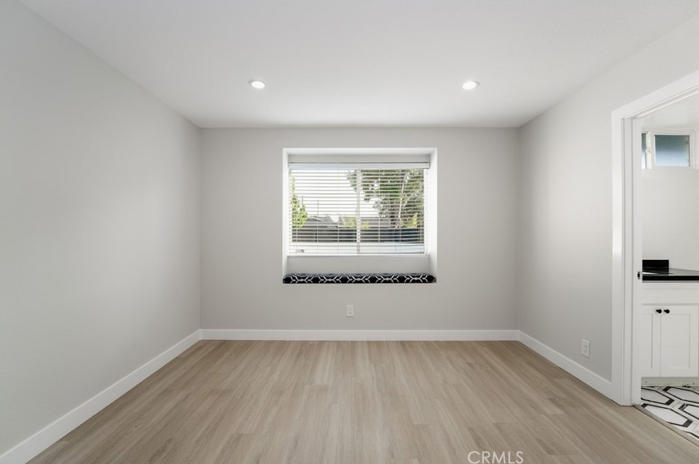 1425 Avalon Ave, Santa Ana CA 92705-7902 exterior