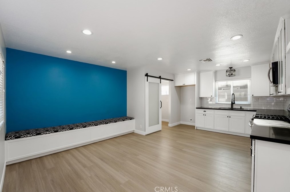 1425 Avalon Ave, Santa Ana CA 92705-7902 exterior