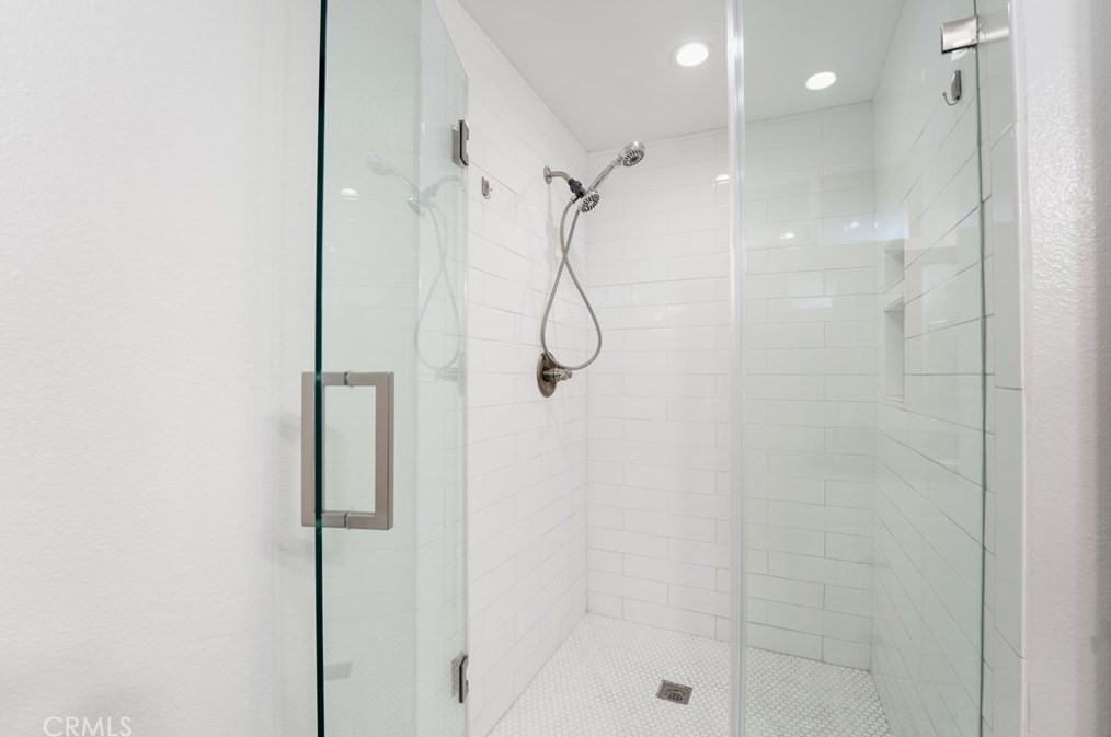 1425 Avalon Ave, Santa Ana CA 92705-7902 exterior