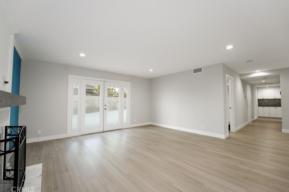 1425 Avalon Ave, Santa Ana CA 92705-7902 exterior