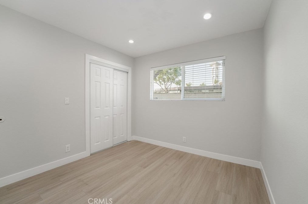 1425 Avalon Ave, Santa Ana CA 92705-7902 exterior