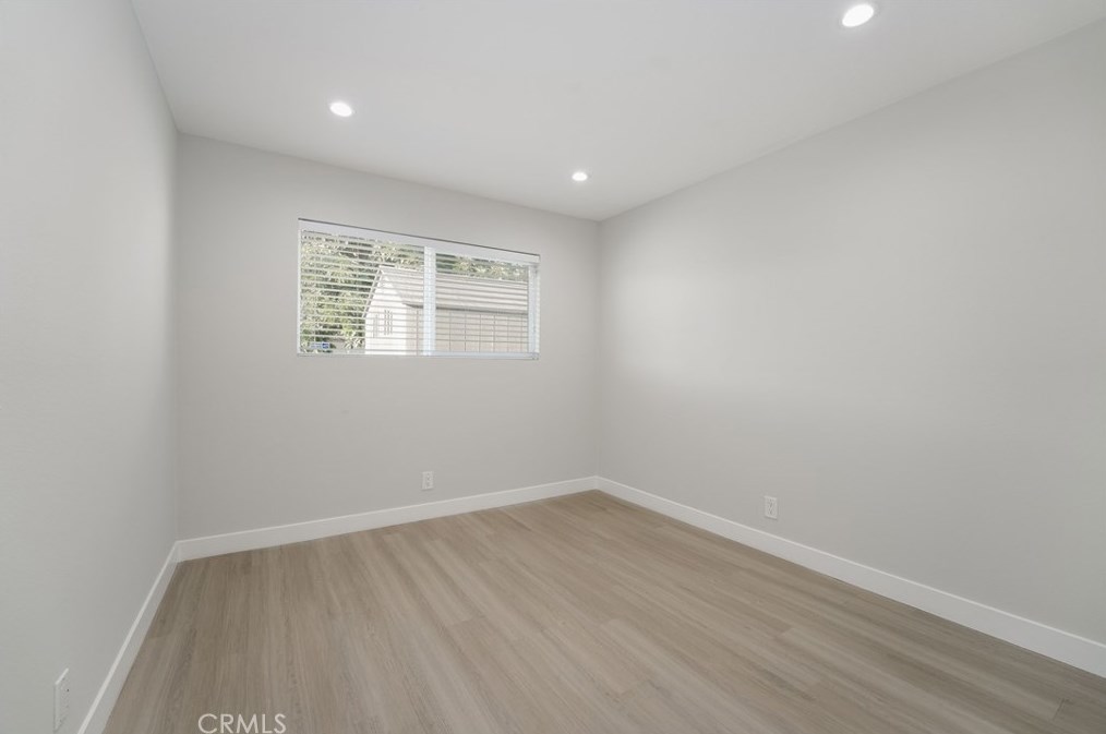 1425 Avalon Ave, Santa Ana CA 92705-7902 exterior