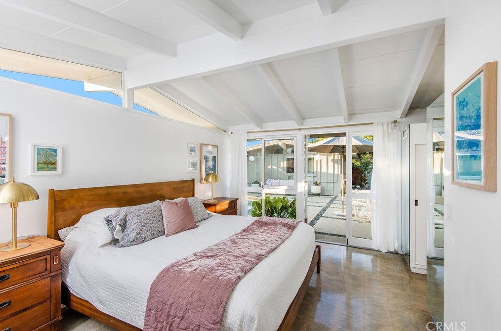 7146 Mezzanine Way, Long Beach CA  90808-4352 exterior