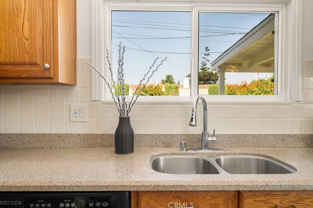 9581 Decker Ave, Anaheim CA  92804-6324 exterior