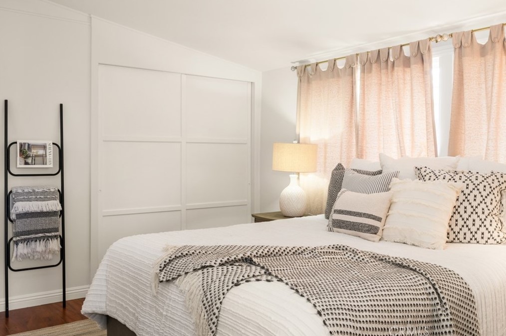 9581 Decker Ave, Anaheim CA  92804-6324 exterior