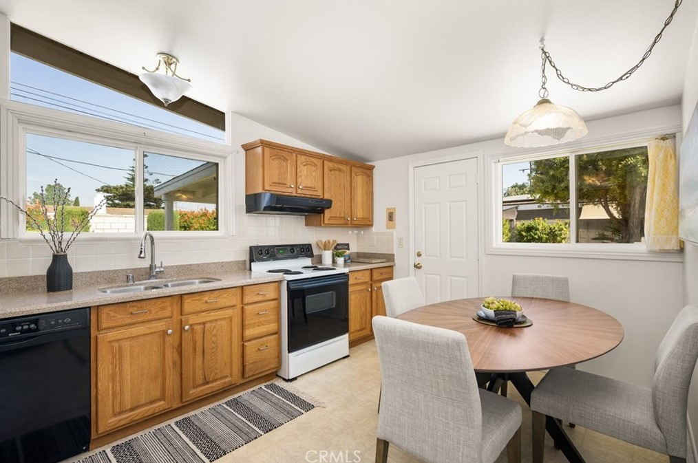 9581 Decker Ave, Anaheim CA  92804-6324 exterior