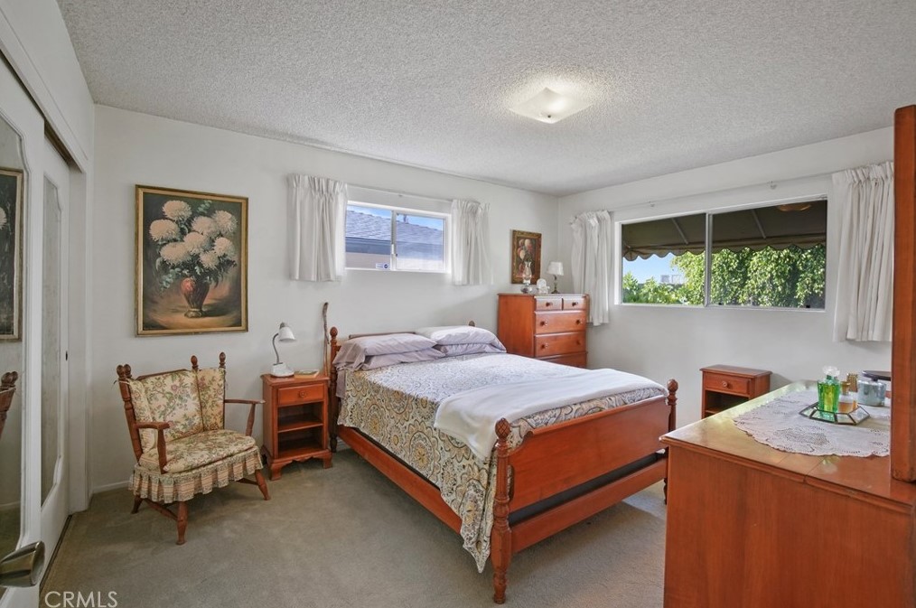 2218 Wright St, Santa Ana CA 92701-3240 exterior