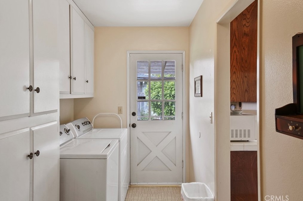 2218 Wright St, Santa Ana CA 92701-3240 exterior