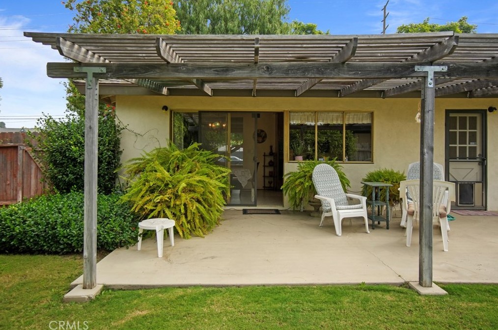 2218 Wright St, Santa Ana CA 92701-3240 exterior