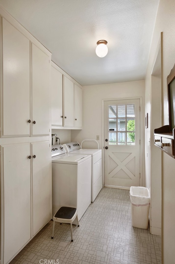 2218 Wright St, Santa Ana CA 92701-3240 exterior