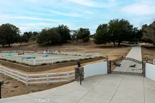 40075 Avenida La Cresta, Murrieta, CA 92562 - Photo 59