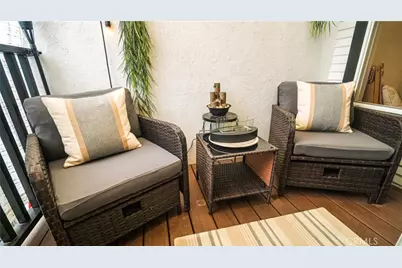 237 W 6th Street, Long Beach, CA 90802 - Photo 33