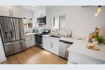 237 W 6th Street, Long Beach, CA 90802 - Photo 23