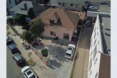 1421 Courtland Avenue, Los Angeles, CA 90006 - Photo 9