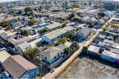 947 81, Los Angeles, CA 90044 - Photo 3