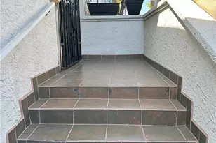 7515 S Vermont Ave, Los Angeles, CA 90044 - Photo 17