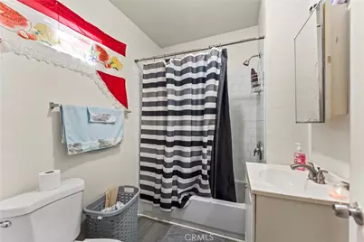 7705 S Vermont Avenue, Los Angeles, CA 90044 - Photo 29