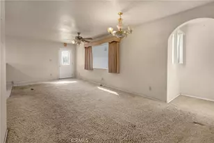 323 E 102nd St, Los Angeles, CA 90003 - Photo 5