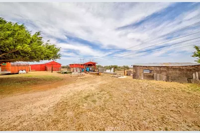 8288 White Road, Phelan, CA 92371 - Photo 21