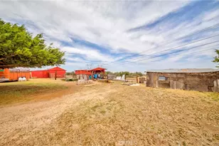 8288 White Rd, Phelan, CA 92371 - Photo 21