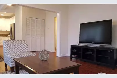 605 N Hobart Boulevard, Los Angeles, CA 90004 - Photo 5