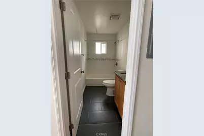 605 N Hobart Boulevard, Los Angeles, CA 90004 - Photo 27