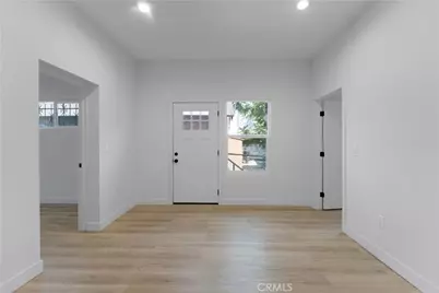 752 E 17th Street, Los Angeles, CA 90021 - Photo 15