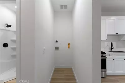 752 E 17th Street, Los Angeles, CA 90021 - Photo 13