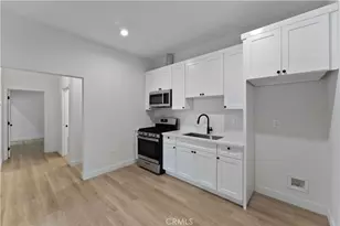 752 E 17th St, Los Angeles, CA 90021 - Photo 5