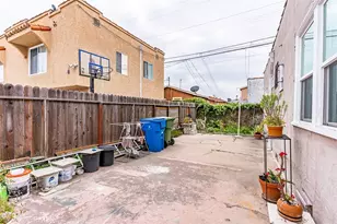 8462 S Denker Ave, Los Angeles, CA 90047 - Photo 17