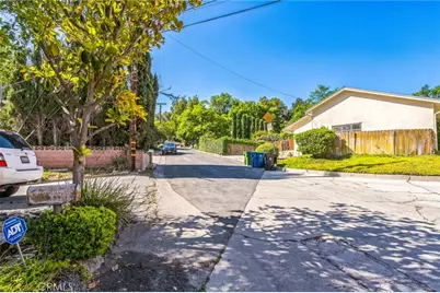 4804 Excelente Drive, Woodland Hills, CA 91364 - Photo 13