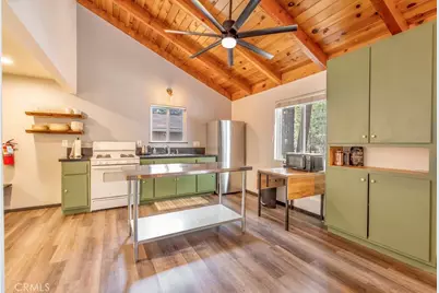 632 E Meadow Lane, Big Bear City, CA 92314 - Photo 11