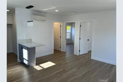 2033 W Burnett Street, Long Beach, CA 90810 - Photo 15