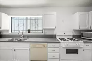 1067 N Wilton Pl, Los Angeles, CA 90038 - Photo 11