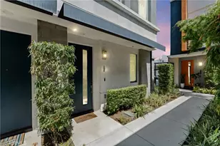 206 Alamo Ct, Long Beach, CA 90802 - Photo 1