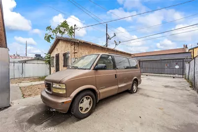 5840 S Olive Street, Los Angeles, CA 90003 - Photo 25