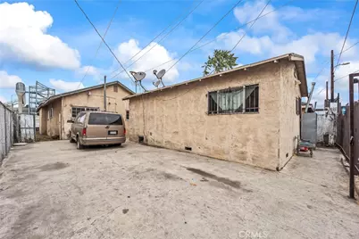 5840 S Olive Street, Los Angeles, CA 90003 - Photo 23