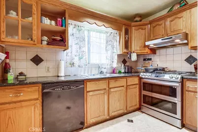 720 W 108th Street, Los Angeles, CA 90044 - Photo 19