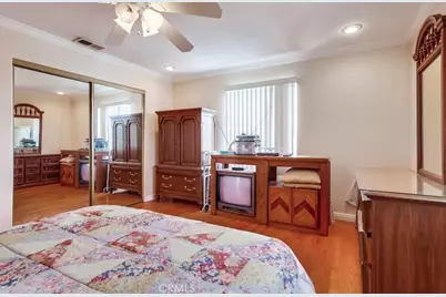 720 W 108th Street, Los Angeles, CA 90044 - Photo 49