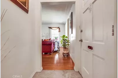 720 W 108th Street, Los Angeles, CA 90044 - Photo 9