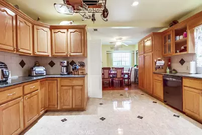 720 W 108th Street, Los Angeles, CA 90044 - Photo 17