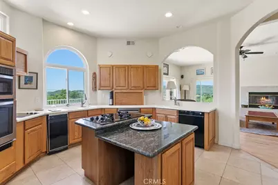 18380 Avenida Caleta, Murrieta, CA 92562 - Photo 9