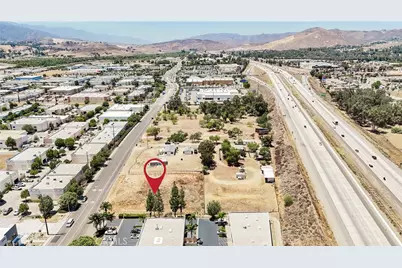 18175 Collier, Lake Elsinore, CA 92530 - Photo 3