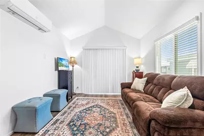 4925 Holly, Long Beach, CA 90805 - Photo 13